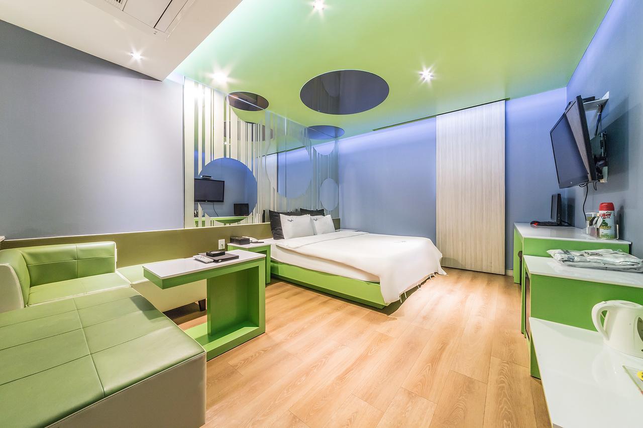 Danube Hotel Suwon Exterior photo